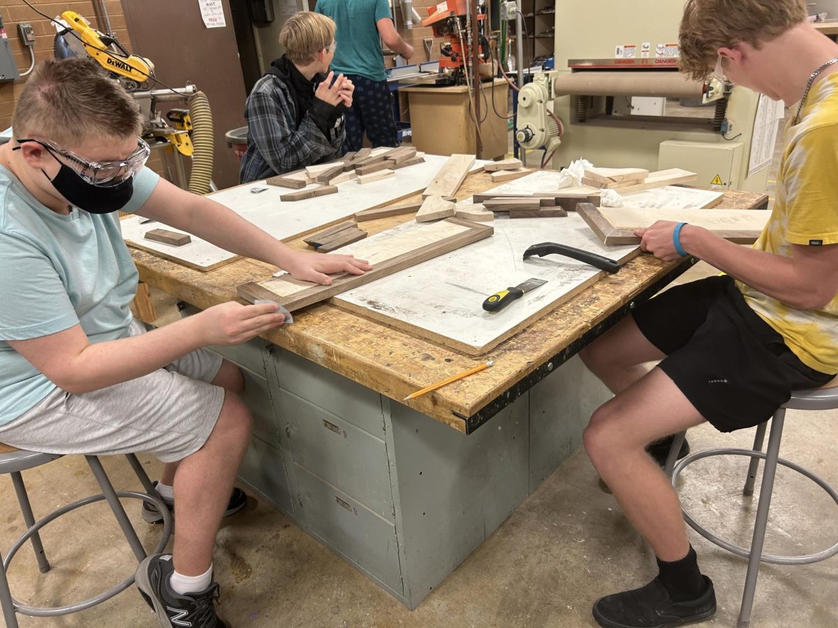 Students working on their shelves for woods during 1st period.