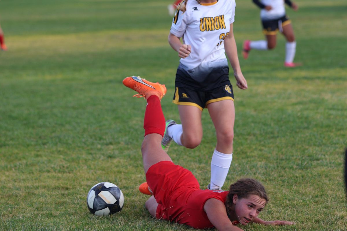 Lindsey Orton diving in playoff state soccer game 