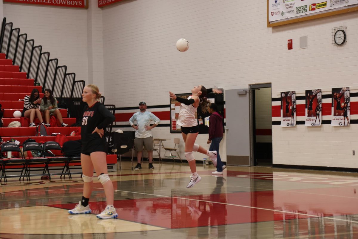 Haizlee Hall serving the ball